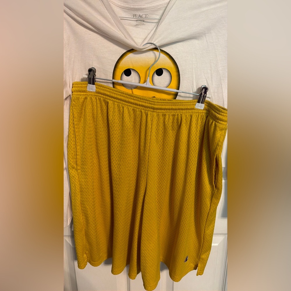 Place Smiley Face Tee and Champion Yellow Mesh Jogger Shorts set, large